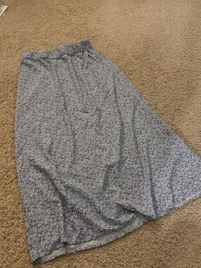 Brandy Melville Midi Skirt!